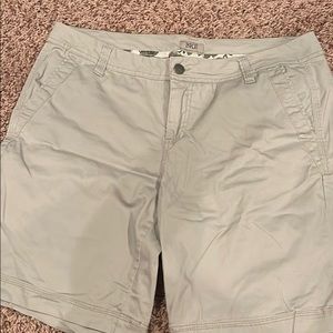 Like new BKE shorts